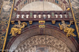 <center>La Collégiale Notre-Dame-des-Anges</center>A gauche, la Libéralité : elle tient une croix et une corne d'abondance. A droite, la Miséricorde : elle tient une palme et derrière elle se tient une corneille qui représente la joie. Les Égyptiens tenaient cet oiseau pour enclin à la compassion. La voûte à caissons de la chapelle Saint-Antoine  comporte une peinture (St Antoine).