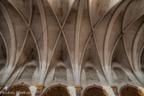 <center>La Collégiale Notre-Dame-des-Anges</center>Le voûtement sur croisée d'ogives renforce ainsi les similitudes entre Notre-Dame des Anges et l'église de l'ancien collège des Jésuites de La Flêche (Sarthe), conçue par Etienne Martellange dont on sait que l'œuvre a marqué La Valfenière. Côté nord, les fenêtres sont obstruées.