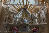 Église Notre-Dame-et-Saint-Christophe de Saint-Christol. <br> A gauche, st Christophe, à droite, st Julien. L'agneau au sept sceaux de l'Apocalypse.