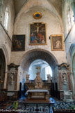 <center>L'église Notre-Dame </center>Riche maître-autel en marbre avec bas-relief du Christ au tombeau par le Marseillais Antoine Duparc (1745), provenant de la chartreuse. Marbre du minervois.  Au-dessus de l'entrée du choeur : copies de sainte Casarie d'après N. Mignard, de la Crucifixion d'après Reynaud Levieux, de saint Bruno de Nicolas Mignard ou d'un de ses élèves.